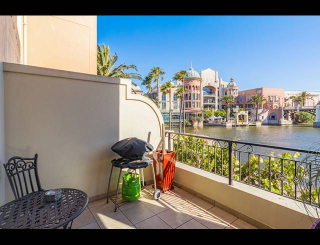 2 BEDROOM APARTMENT TO LET IN CENTURY CITY